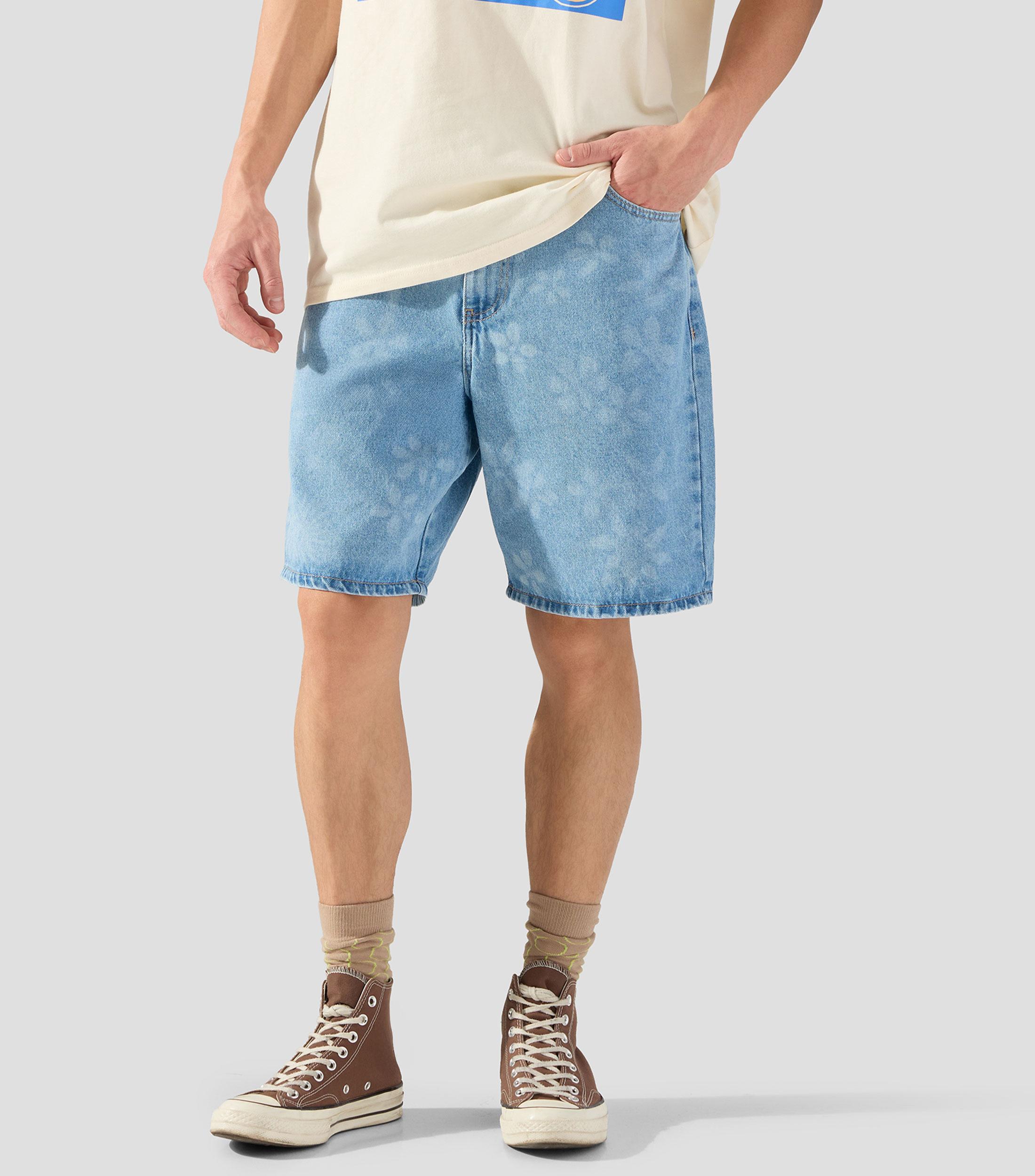 Short de mezclilla estampado Hombre